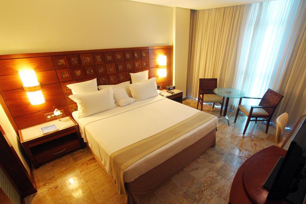 Hotel Atlante Plaza Ресифи Экстерьер фото A room at the hotel